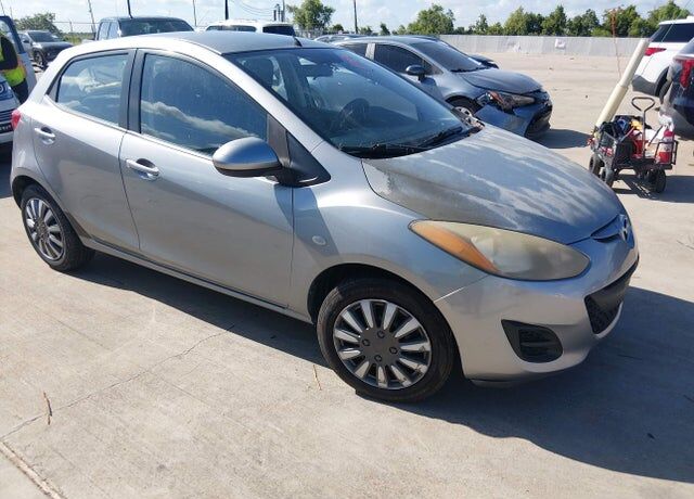 2013 MAZDA Mazda2