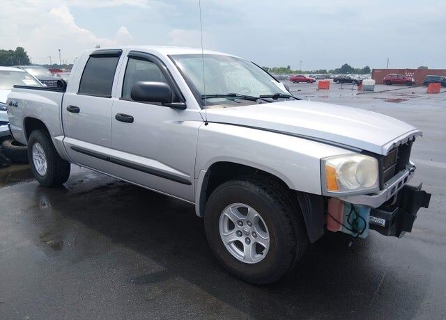 2005 DODGE Dakota
