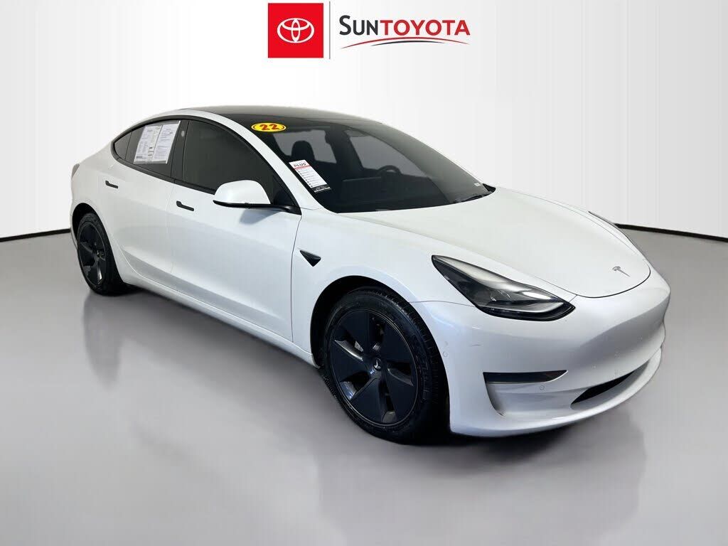 2022 TESLA Model 3