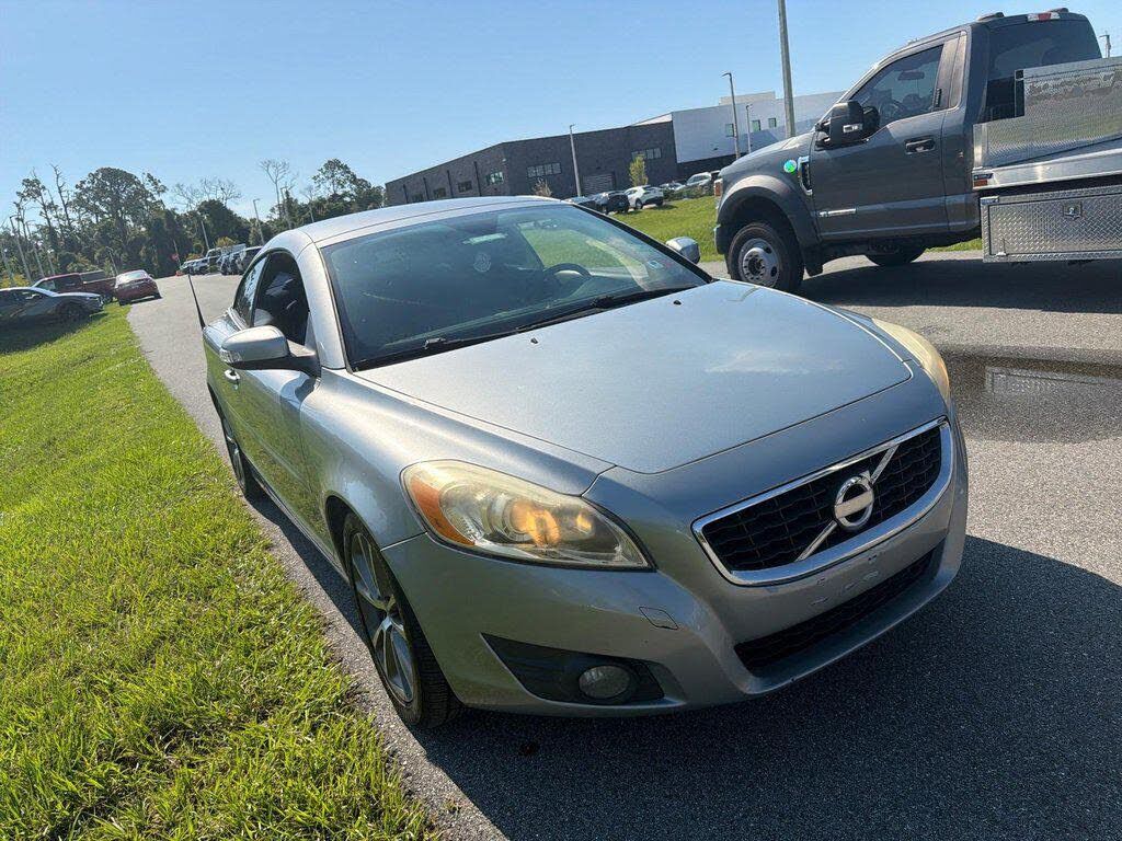 2011 VOLVO C70