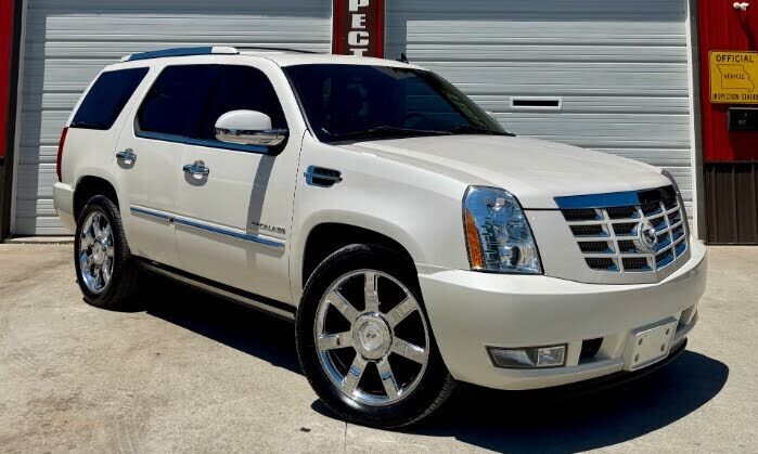 2011 CADILLAC Escalade
