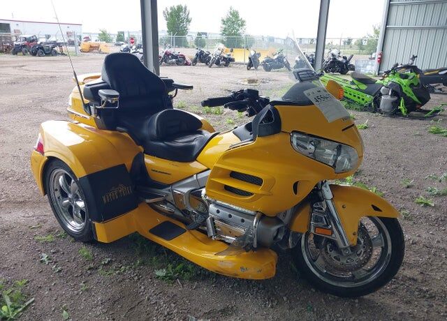 2010 HONDA GL1800