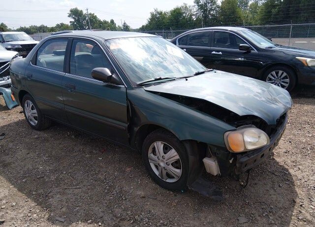 2001 SUZUKI Esteem