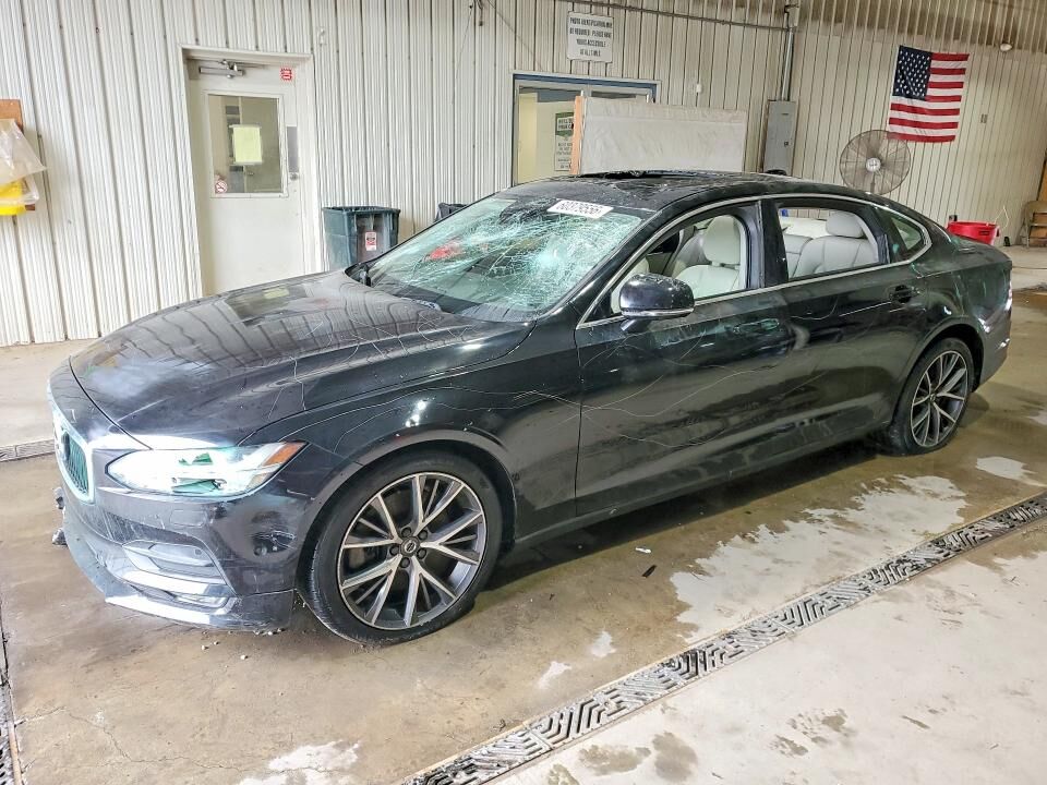 2018 VOLVO S90