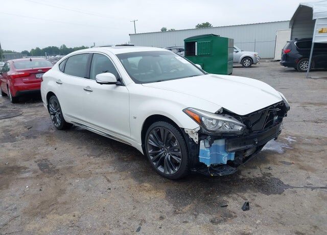 2017 INFINITI Q70L