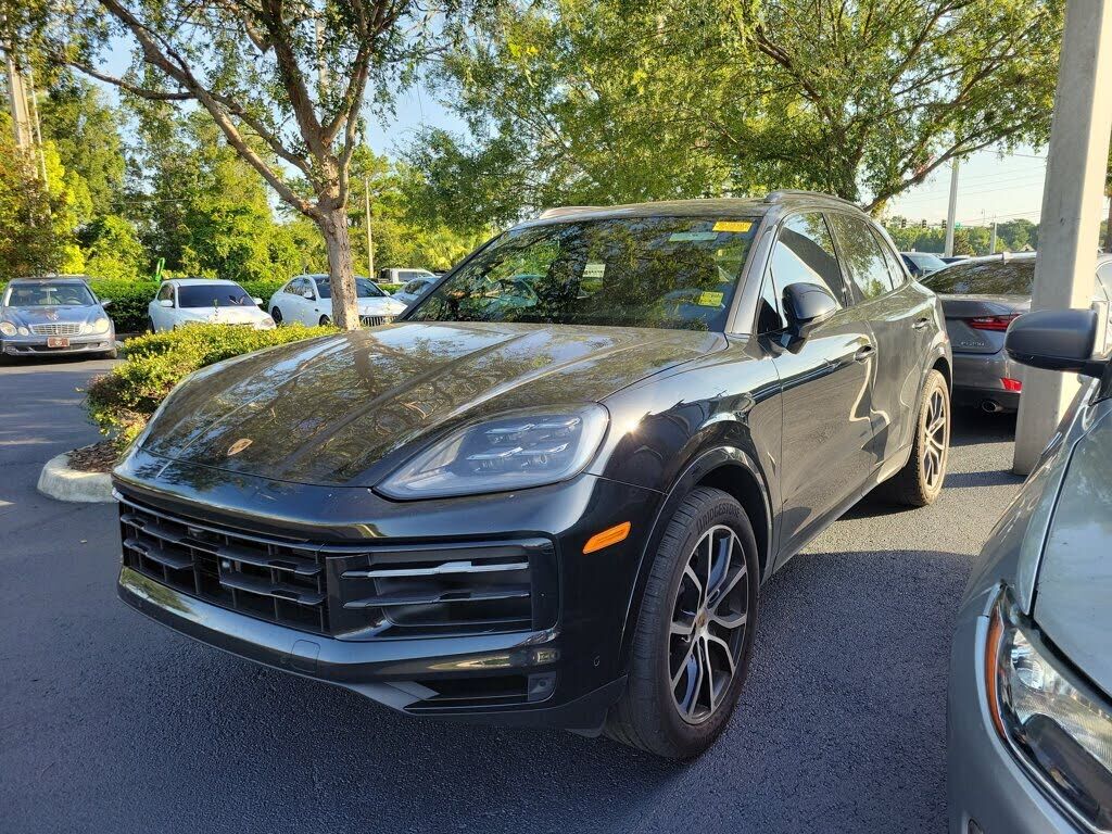 2025 PORSCHE Cayenne