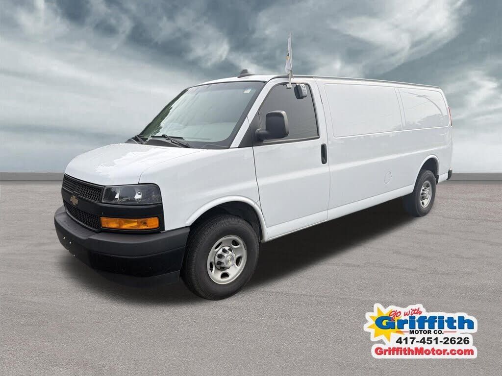 2022 CHEVROLET Express