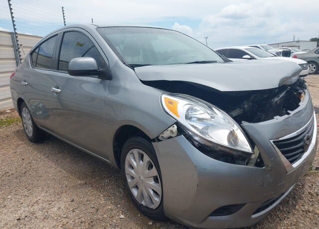 2013 NISSAN Versa