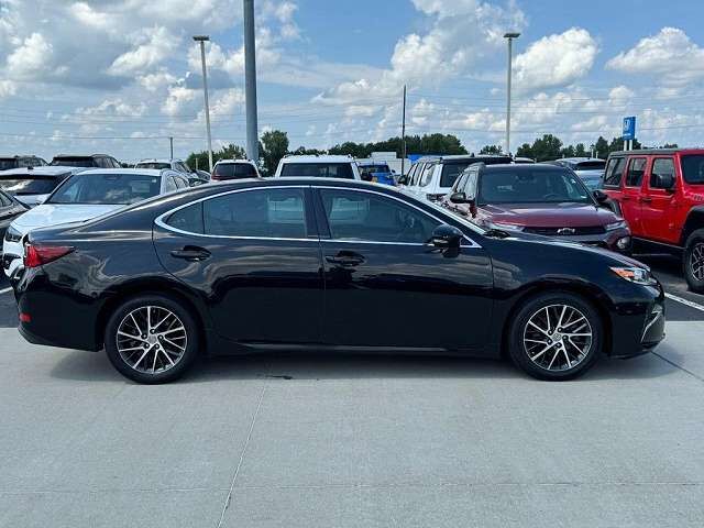 2016 LEXUS ES