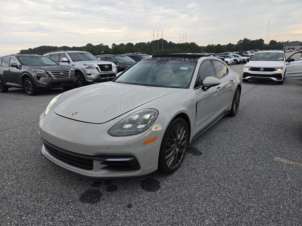 2017 PORSCHE Panamera