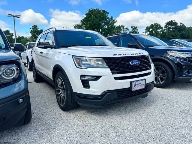 2018 FORD Explorer