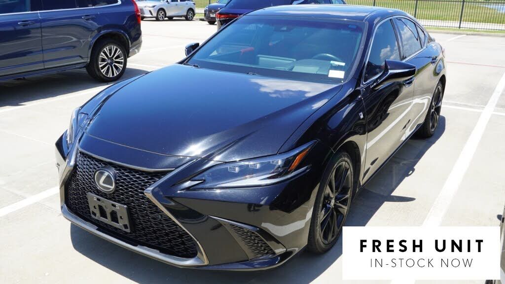 2022 LEXUS ES