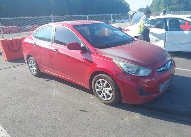 2013 HYUNDAI Accent
