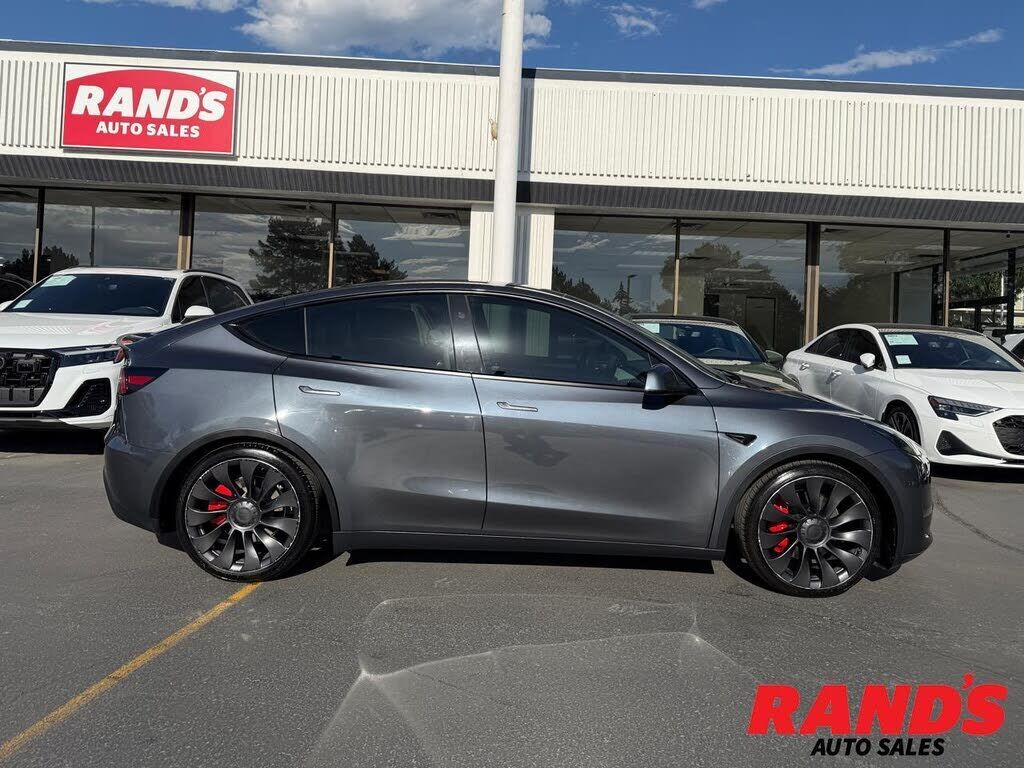 2023 TESLA Model Y