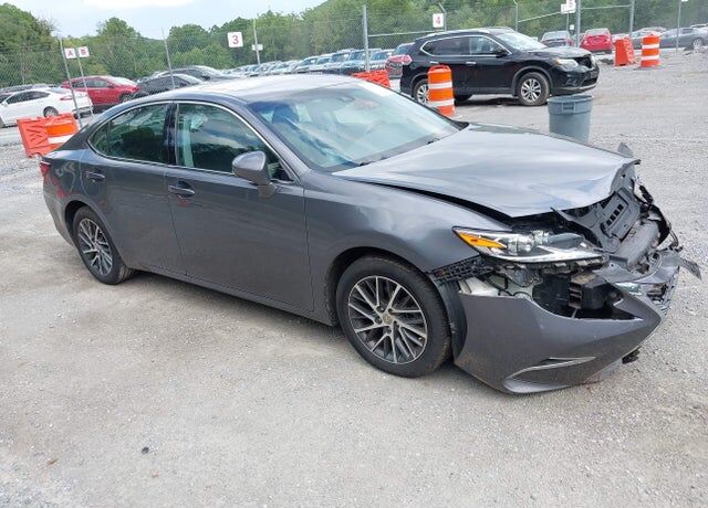 2017 LEXUS ES