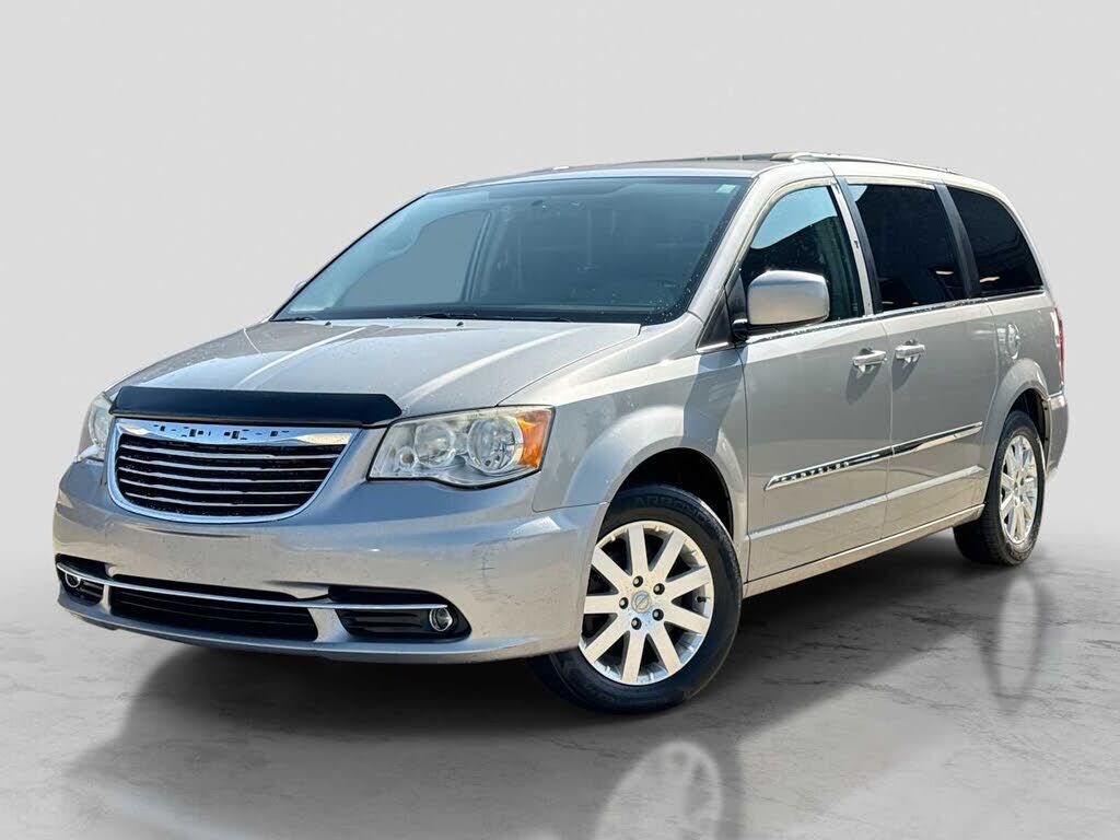 2014 CHRYSLER Town and Country