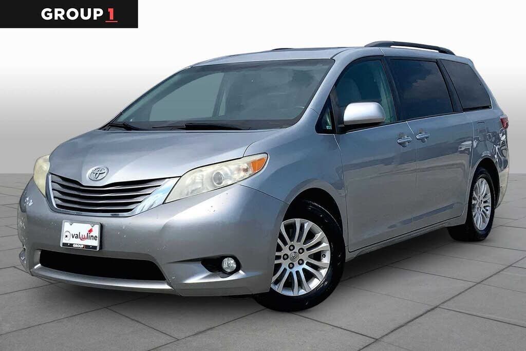 2016 TOYOTA Sienna