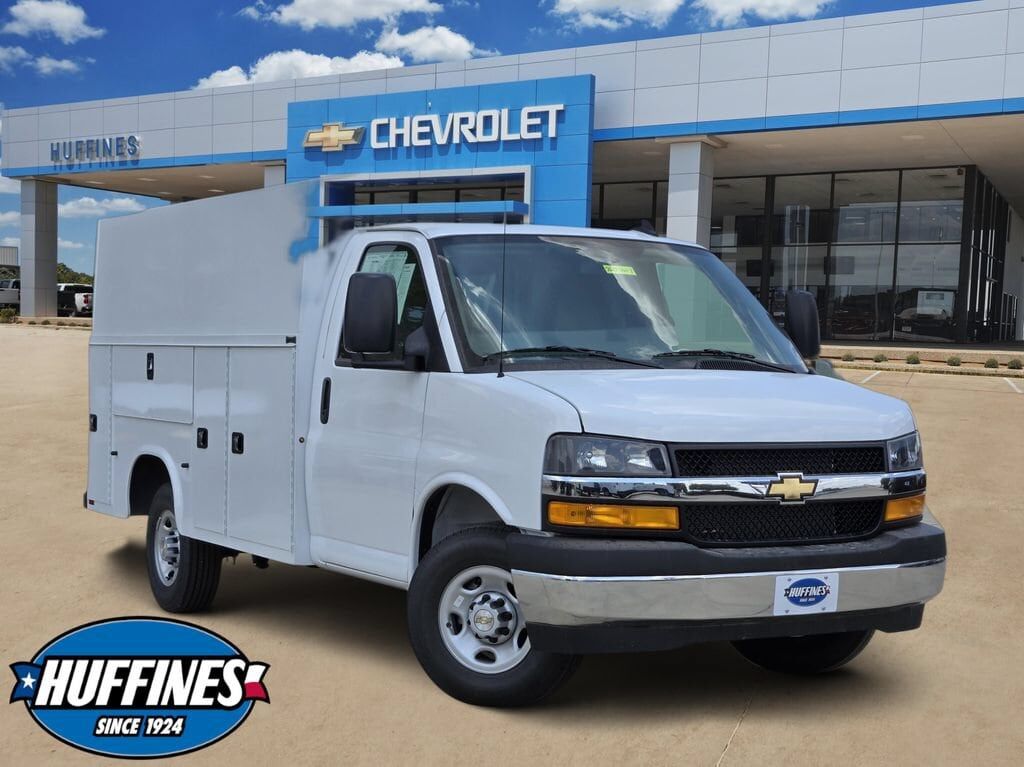 2026 CHEVROLET Express