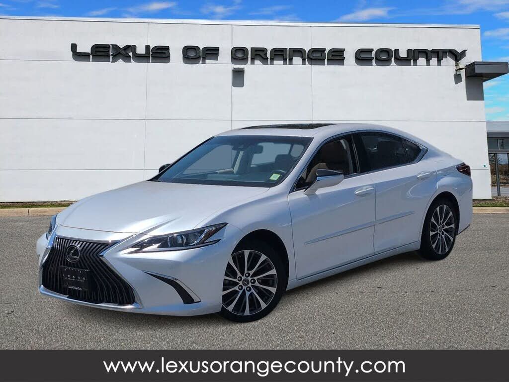 2019 LEXUS ES