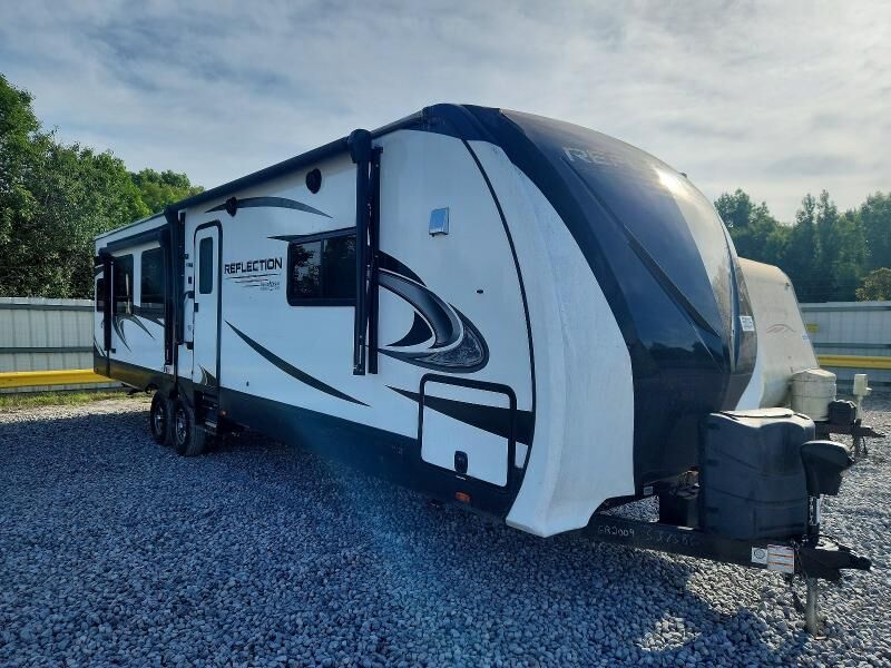 2022 GRAND DESIGN RECREATIONAL Reflection