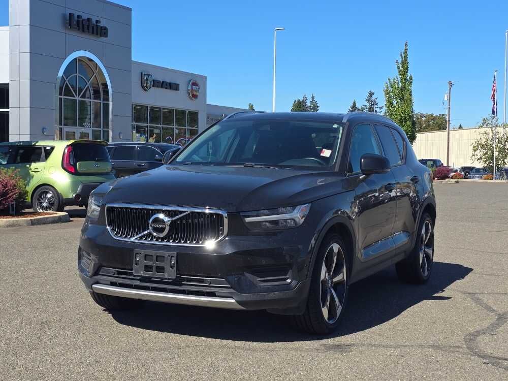 2019 VOLVO XC40