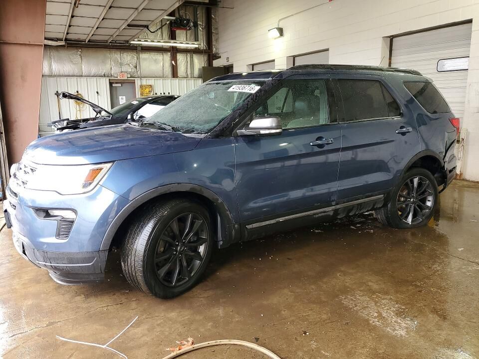 2018 FORD Explorer