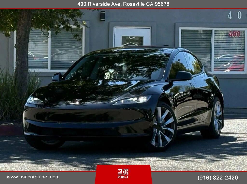 2025 TESLA Model 3