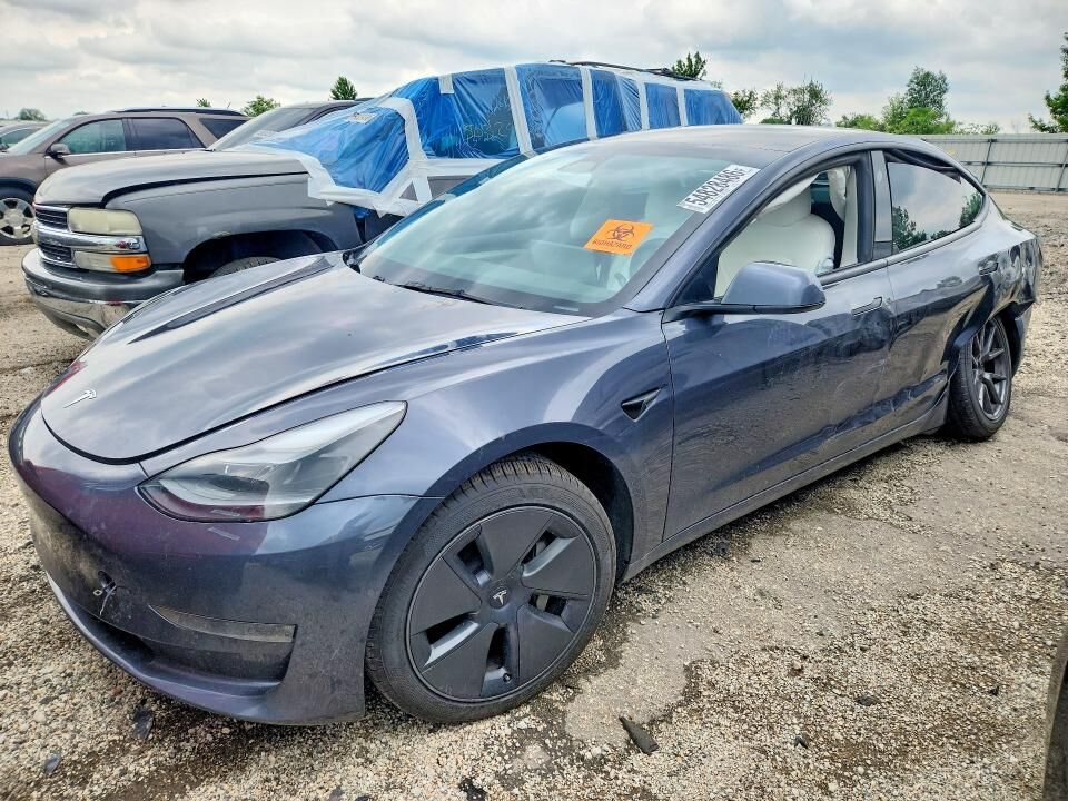2022 TESLA Model 3