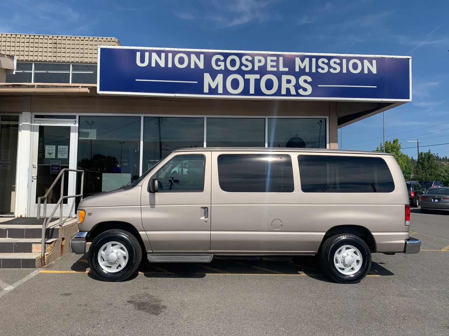 2001 FORD E-350