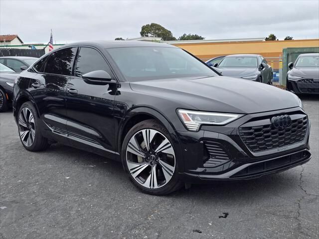 2024 AUDI Q8
