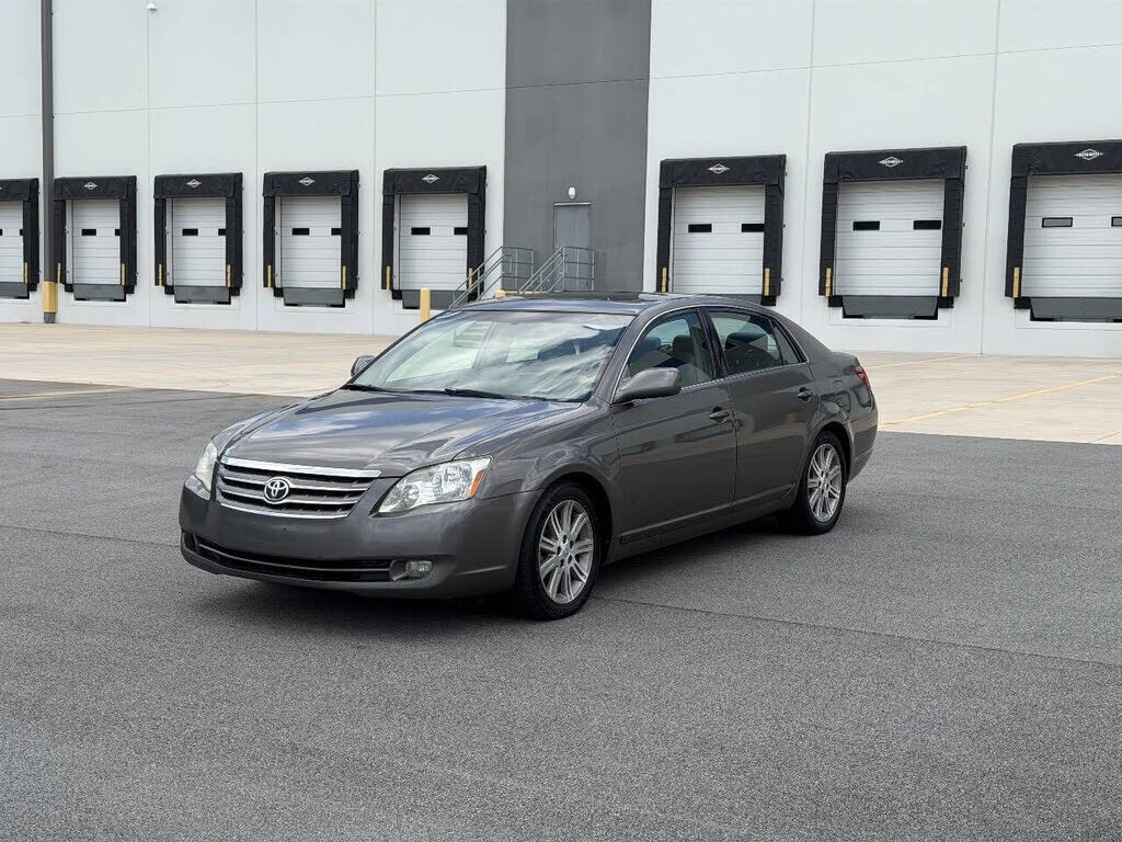 2005 TOYOTA Avalon