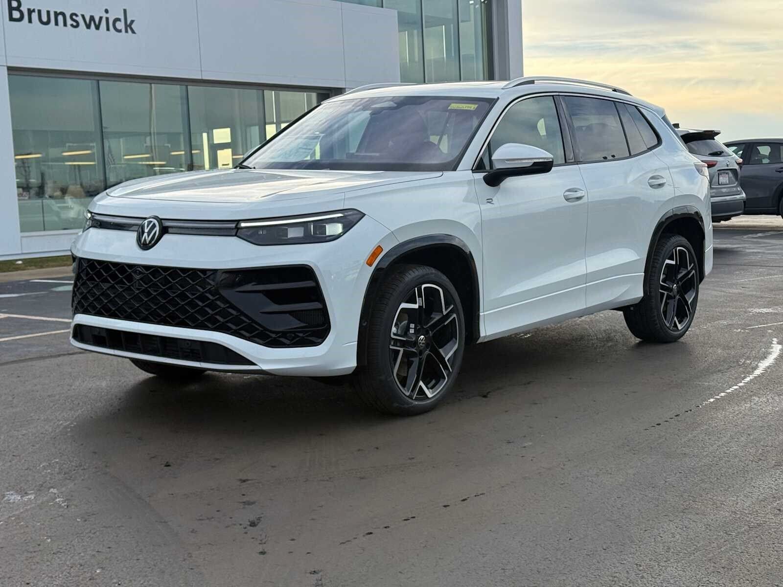 2026 VOLKSWAGEN Tiguan