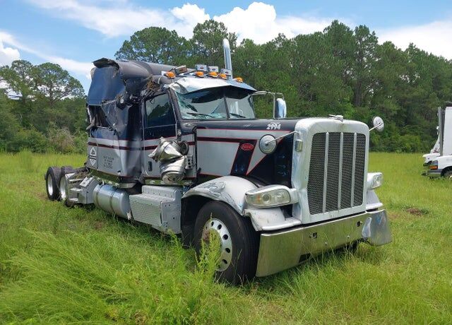 2016 PETERBILT 389