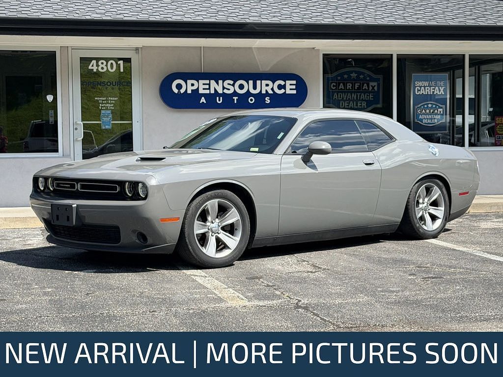 2017 DODGE Challenger