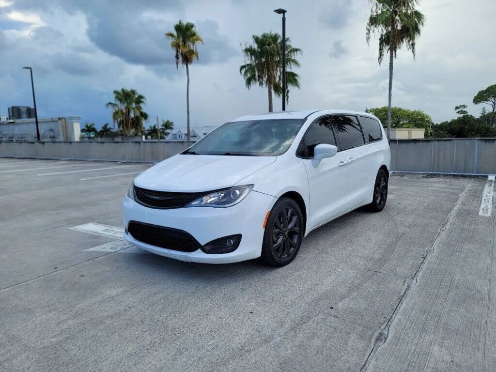2019 CHRYSLER Pacifica