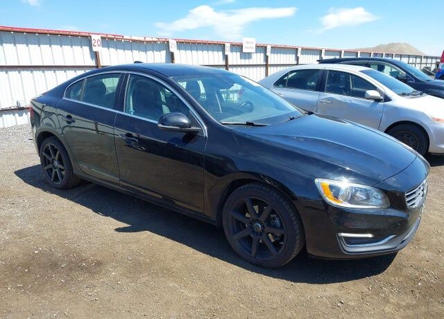 2015 VOLVO S60
