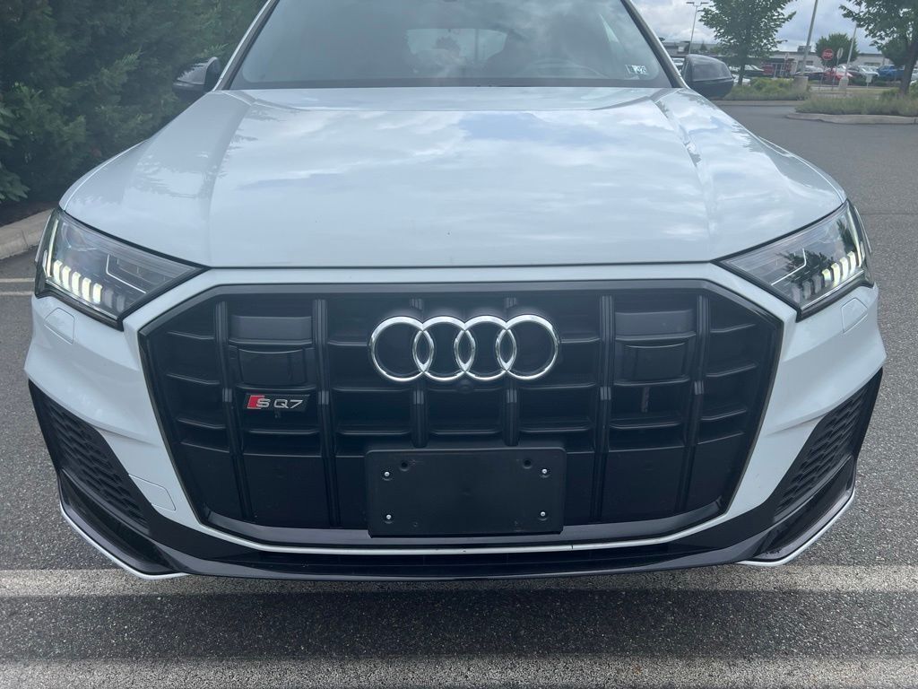 2023 Audi SQ7