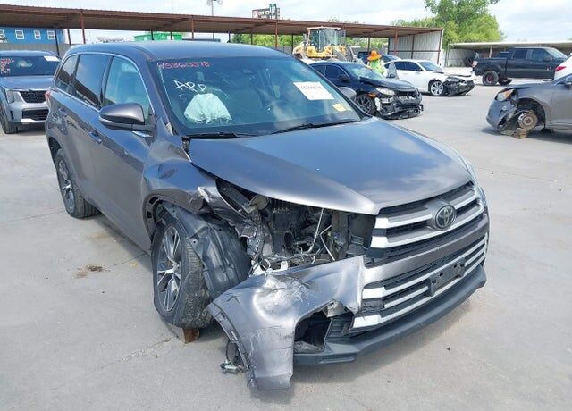 2018 TOYOTA Highlander