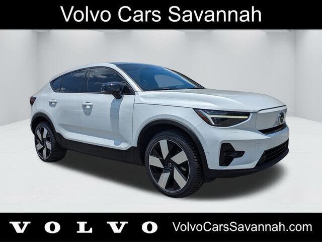 2023 VOLVO C40
