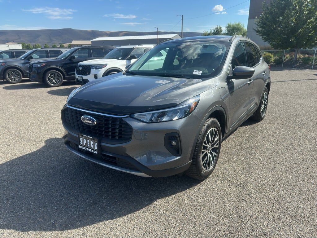 2025 FORD Escape