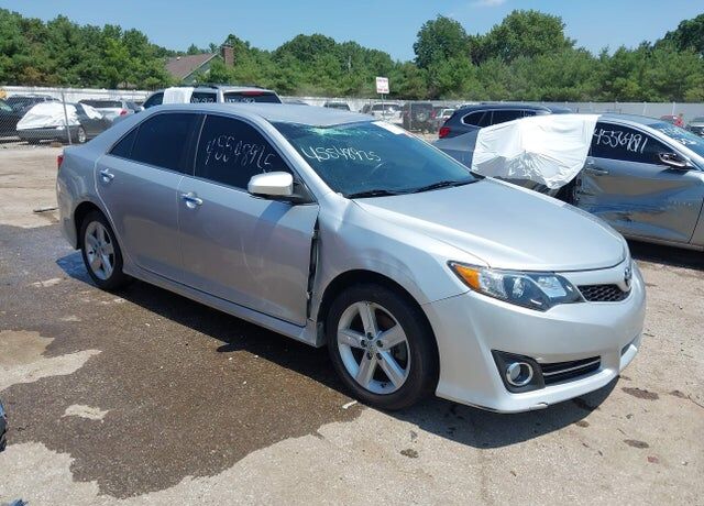 2013 TOYOTA Camry