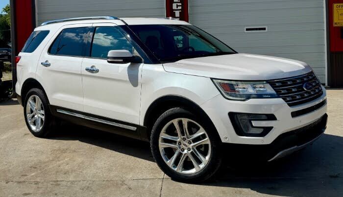 2017 FORD Explorer