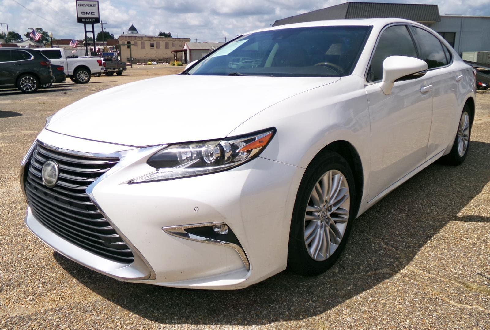 2017 LEXUS ES