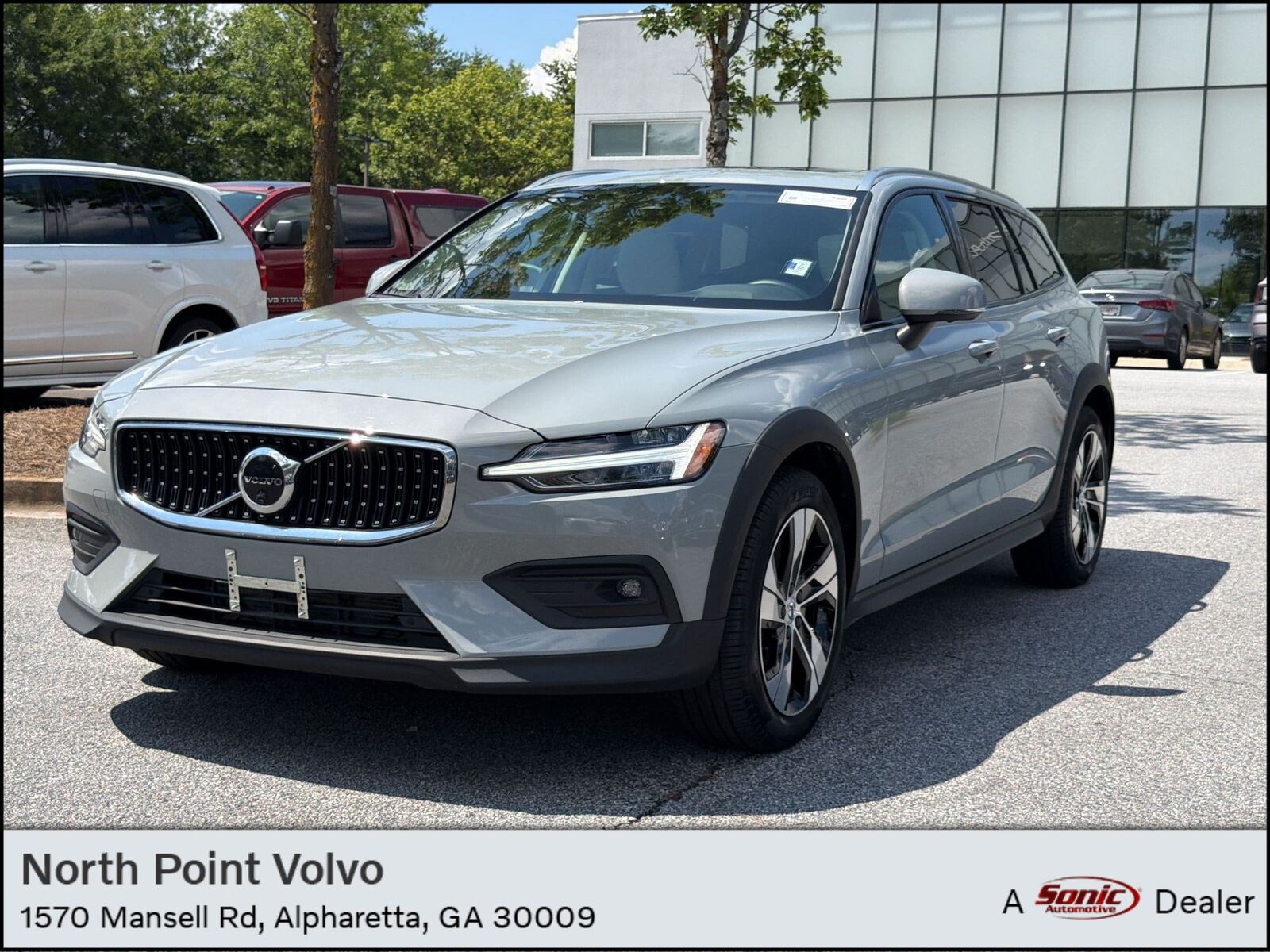 2025 VOLVO V60CC