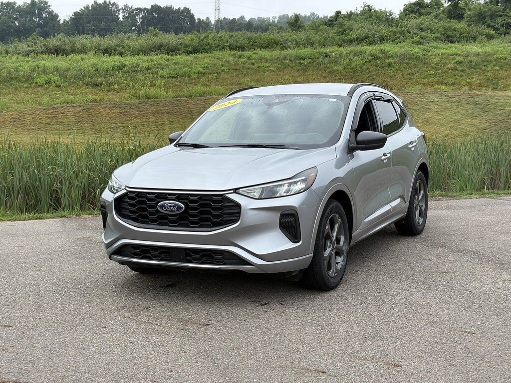 2024 FORD Escape