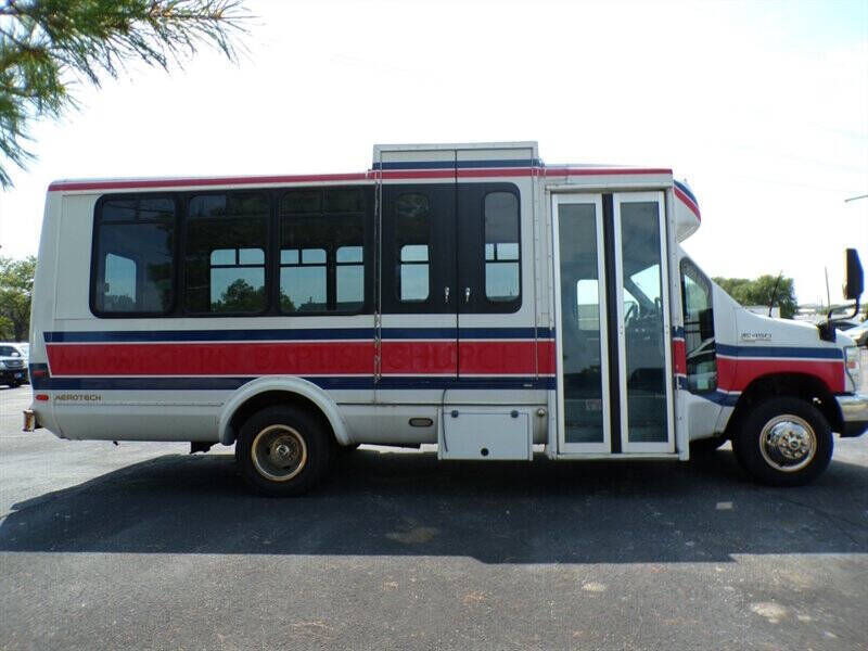 2008 FORD E-450