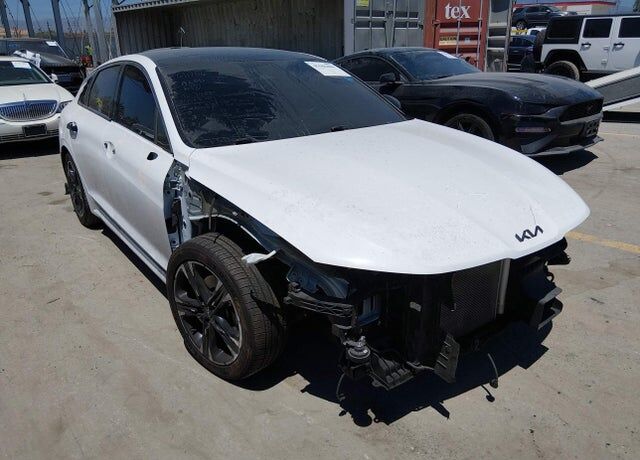 2022 KIA K5