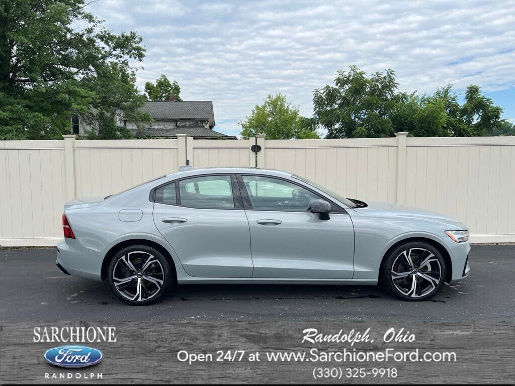 2024 VOLVO S60