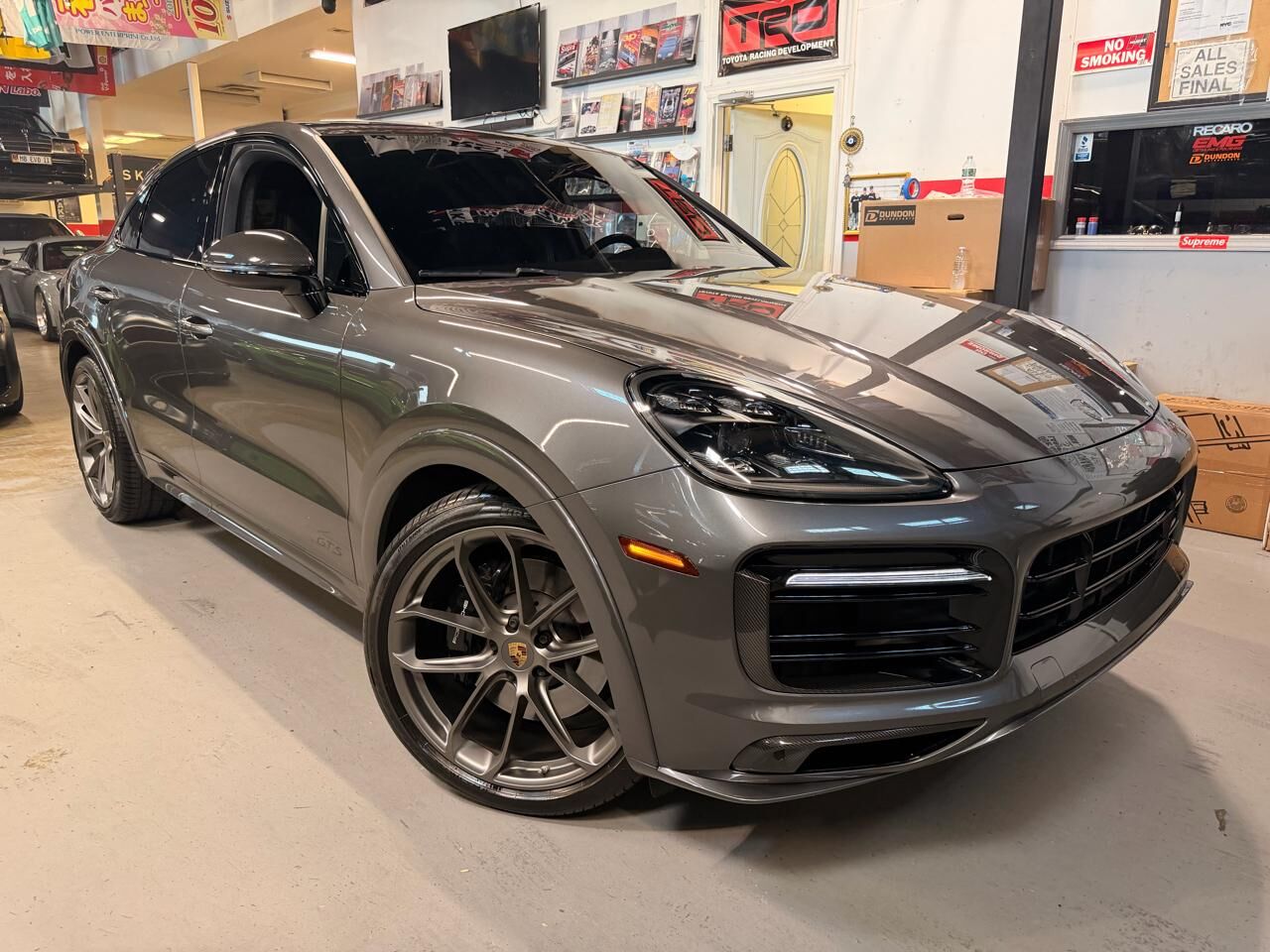2022 PORSCHE Cayenne