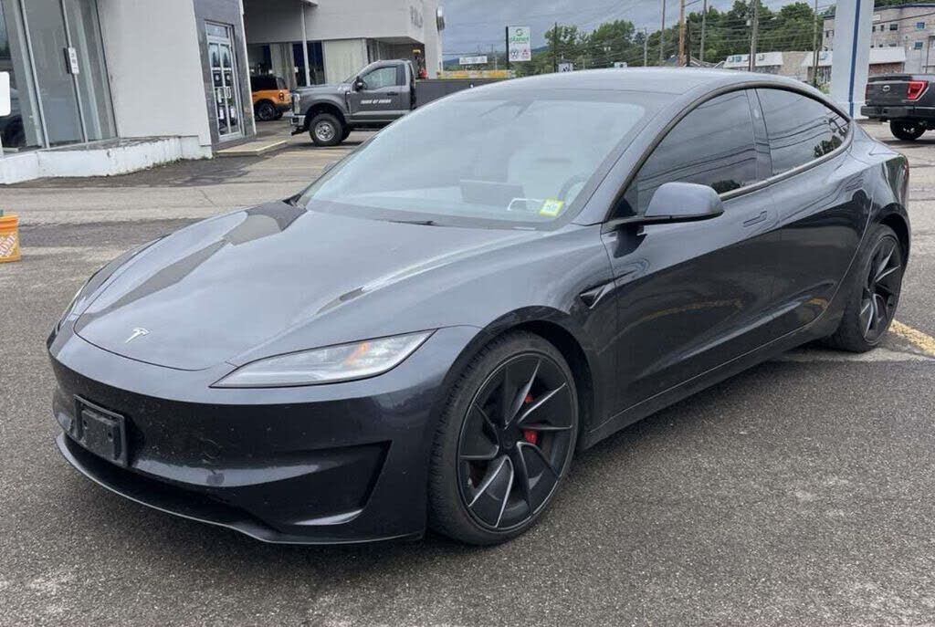 2025 TESLA Model 3